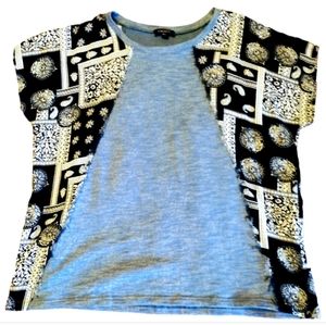 GIGIO NAVY AND WHITE PAISLEY SHORT SLEEVE TOP SIZE L